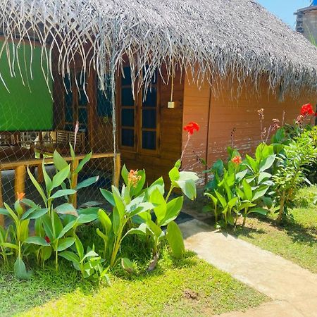 Vitamin Sea Beach Cabana & Hostel Nilaveli Exterior foto