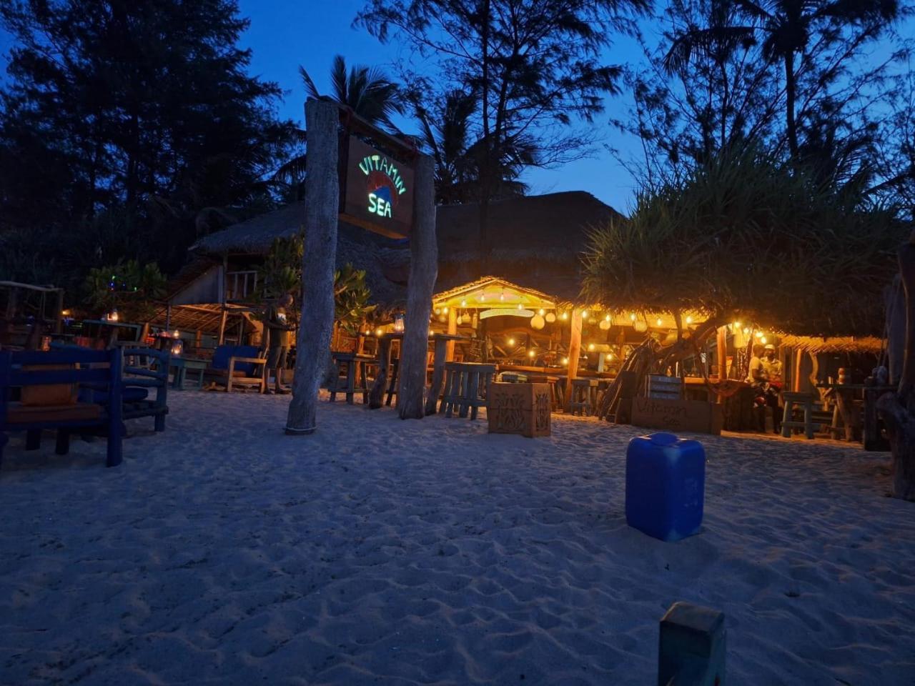 Vitamin Sea Beach Cabana & Hostel Nilaveli Exterior foto