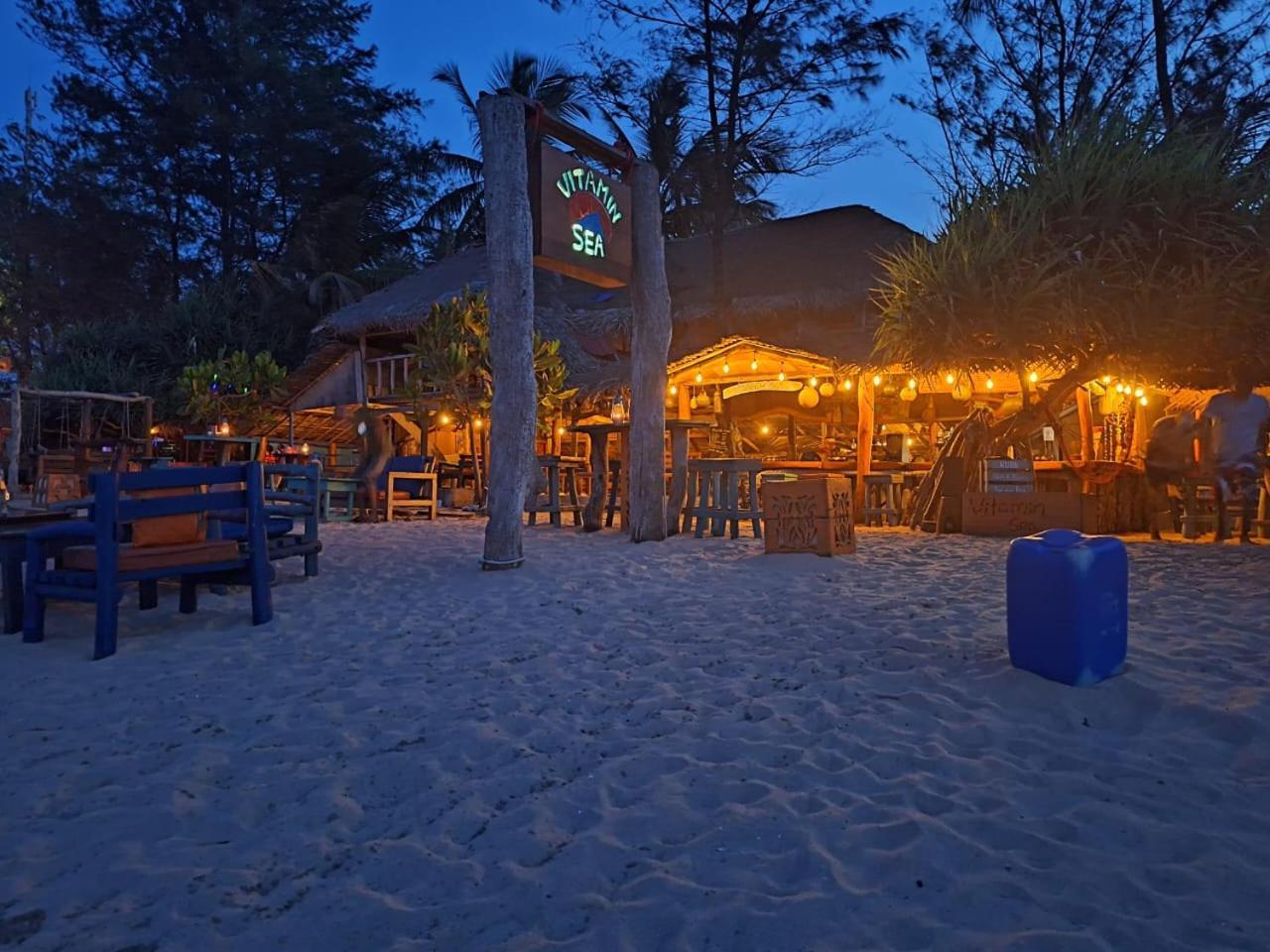 Vitamin Sea Beach Cabana & Hostel Nilaveli Exterior foto