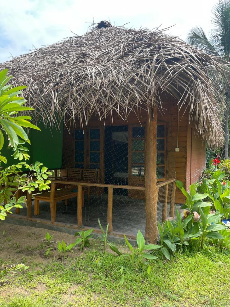 Vitamin Sea Beach Cabana & Hostel Nilaveli Exterior foto