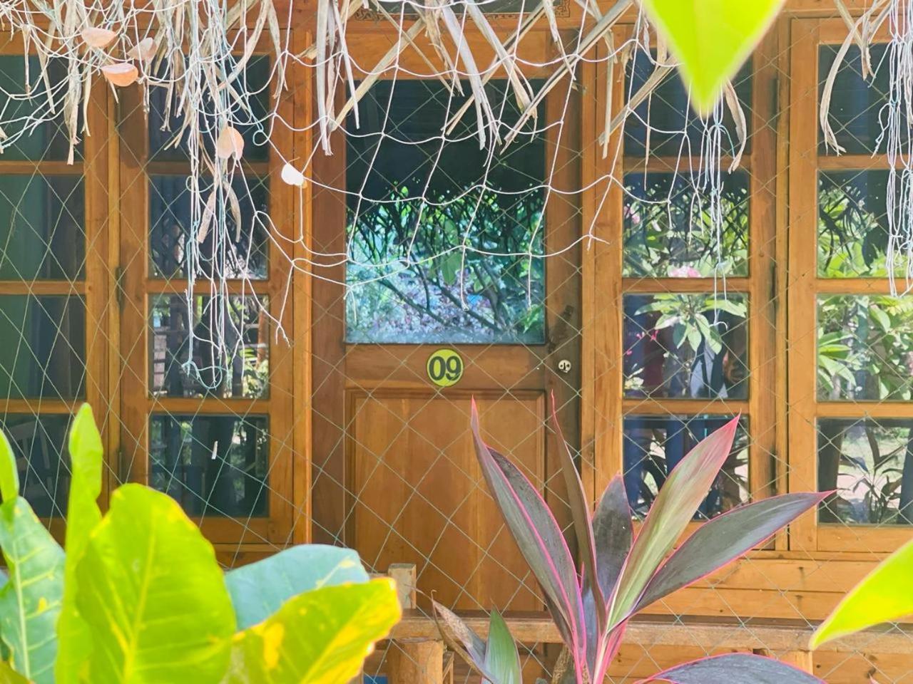 Vitamin Sea Beach Cabana & Hostel Nilaveli Exterior foto