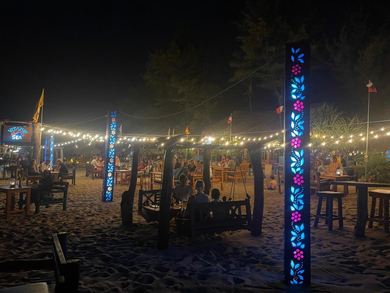 Vitamin Sea Beach Cabana & Hostel Nilaveli Exterior foto